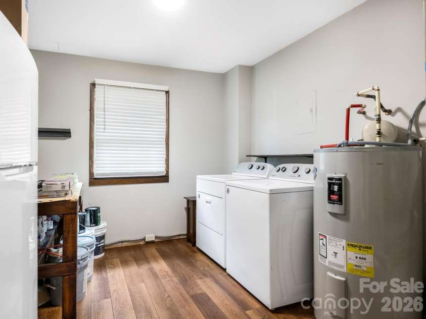 7518 Riding Trail Road, Charlotte, NC 28212.  MLS# CAR4409300, YatesRealty ID 40847. 