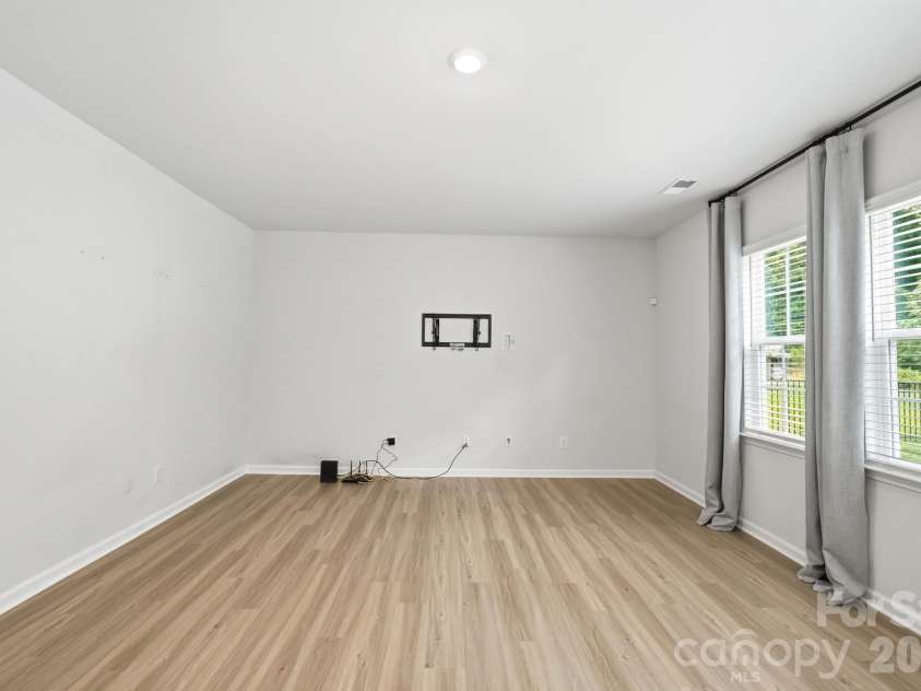 3348 Laurel Oak Lane, Gastonia, NC 28056.  MLS# CAR4408600, YatesRealty ID 40848. 
