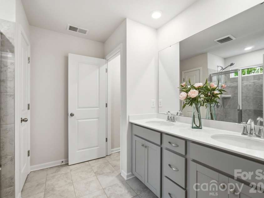 3348 Laurel Oak Lane, Gastonia, NC 28056.  MLS# CAR4408600, YatesRealty ID 40848. 