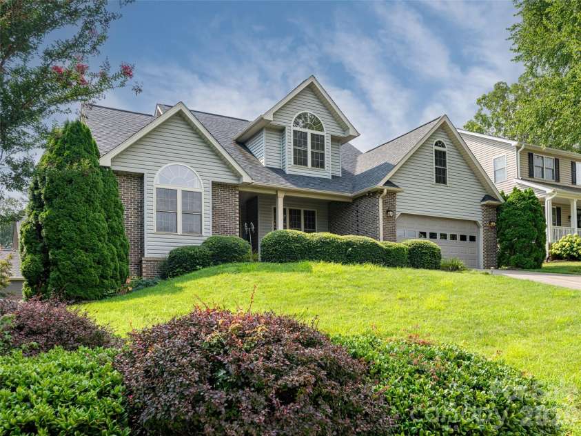 80 Driftstone Circle, Arden, NC 28704.  MLS# CAR4408543, YatesRealty ID 40849. 
