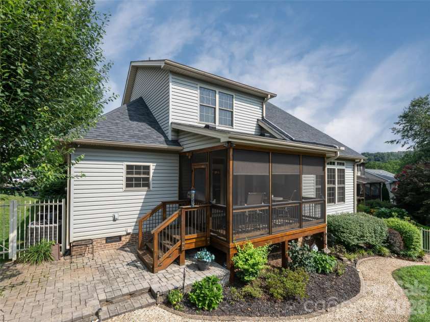 80 Driftstone Circle, Arden, NC 28704.  MLS# CAR4408543, YatesRealty ID 40849. 