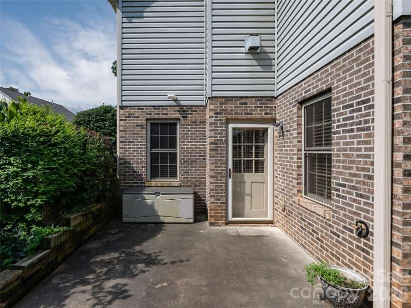 80 Driftstone Circle, Arden, NC 28704.  MLS# CAR4408543, YatesRealty ID 40849. 