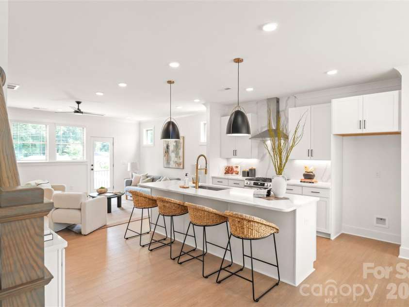 817 Garringer Place, Charlotte, NC 28208.  MLS# CAR4408503, YatesRealty ID 40855. 