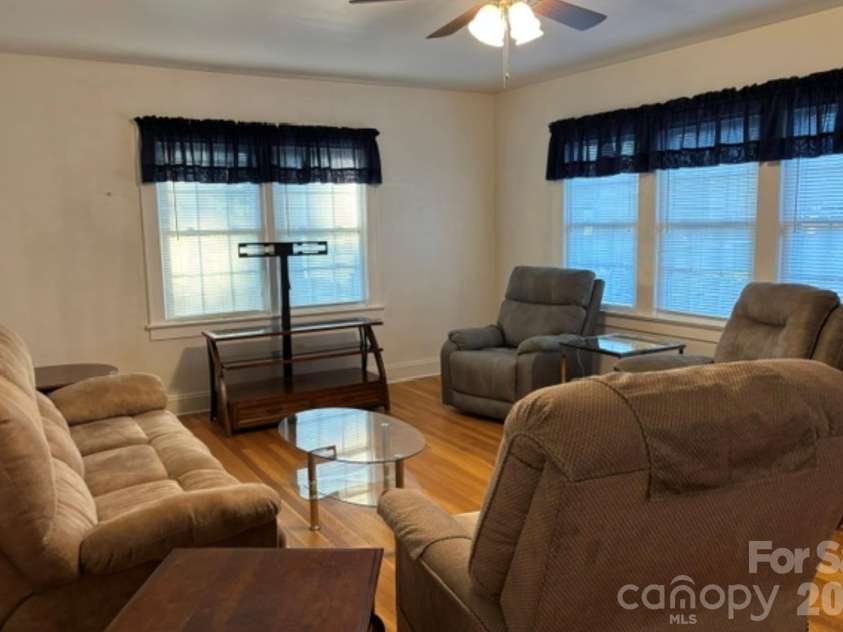1404 23rd Avenue, Hickory, NC 28601.  MLS# CAR4408484, YatesRealty ID 40856. 