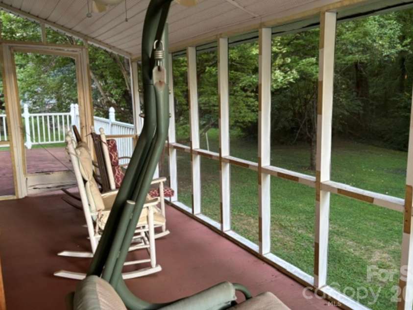 1404 23rd Avenue, Hickory, NC 28601.  MLS# CAR4408484, YatesRealty ID 40856. 