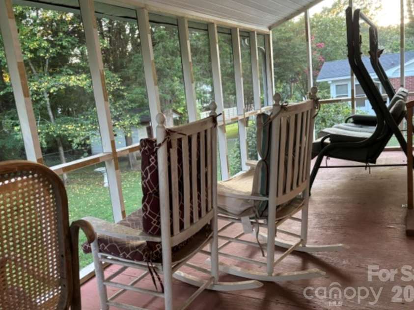 1404 23rd Avenue, Hickory, NC 28601.  MLS# CAR4408484, YatesRealty ID 40856. 