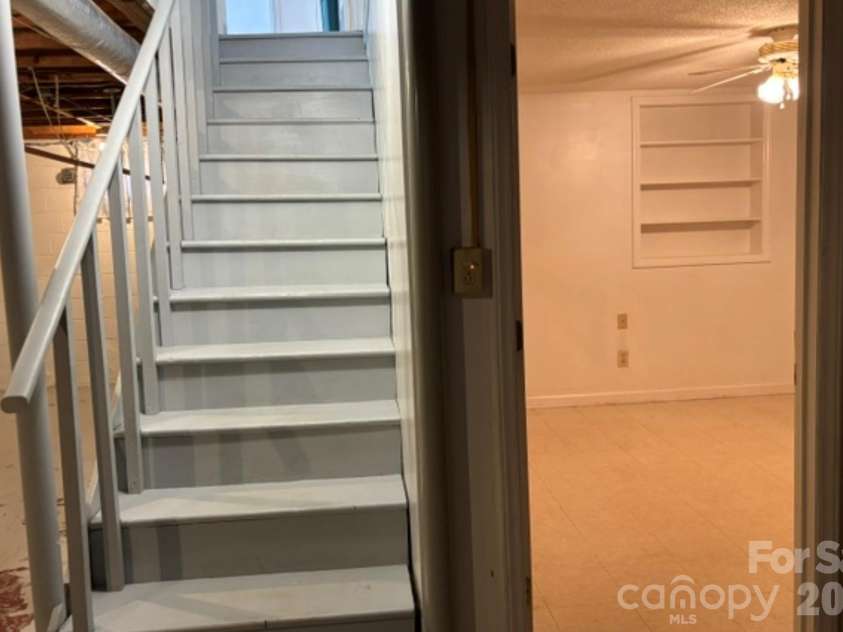 1404 23rd Avenue, Hickory, NC 28601.  MLS# CAR4408484, YatesRealty ID 40856. 