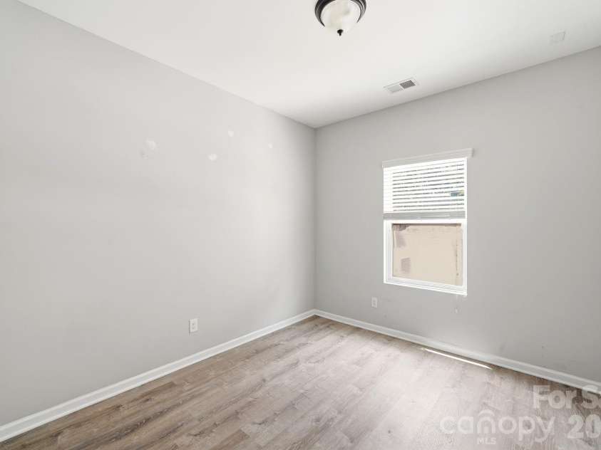 5011 Elementary View Drive, Charlotte, NC 28269.  MLS# CAR4407861, YatesRealty ID 40857. 
