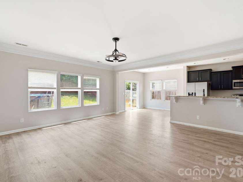5011 Elementary View Drive, Charlotte, NC 28269.  MLS# CAR4407861, YatesRealty ID 40857. 