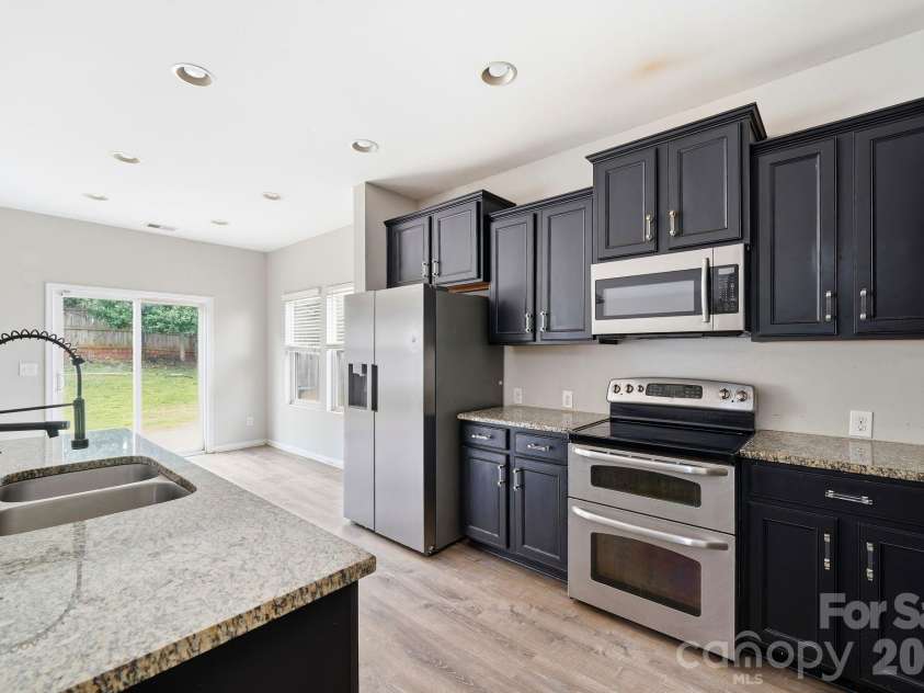 5011 Elementary View Drive, Charlotte, NC 28269.  MLS# CAR4407861, YatesRealty ID 40857. 
