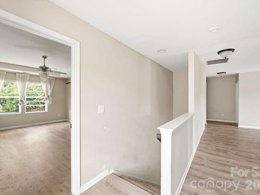 5011 Elementary View Drive, Charlotte, NC 28269.  MLS# CAR4407861, YatesRealty ID 40857. 