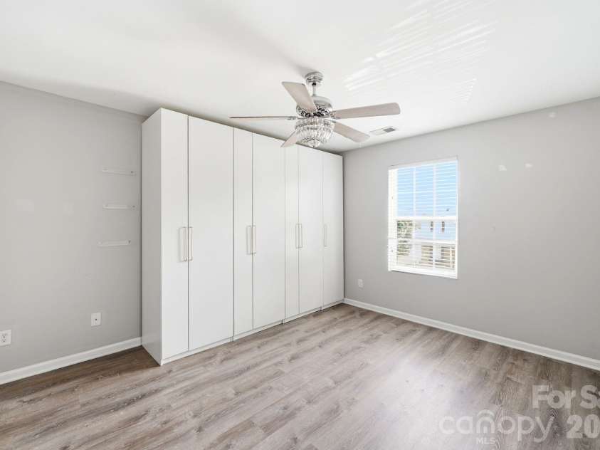 5011 Elementary View Drive, Charlotte, NC 28269.  MLS# CAR4407861, YatesRealty ID 40857. 