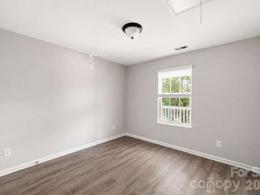 5011 Elementary View Drive, Charlotte, NC 28269.  MLS# CAR4407861, YatesRealty ID 40857. 