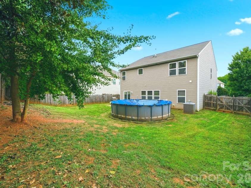 5011 Elementary View Drive, Charlotte, NC 28269.  MLS# CAR4407861, YatesRealty ID 40857. 