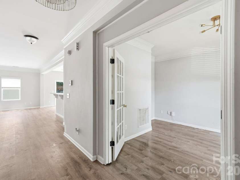 5011 Elementary View Drive, Charlotte, NC 28269.  MLS# CAR4407861, YatesRealty ID 40857. 