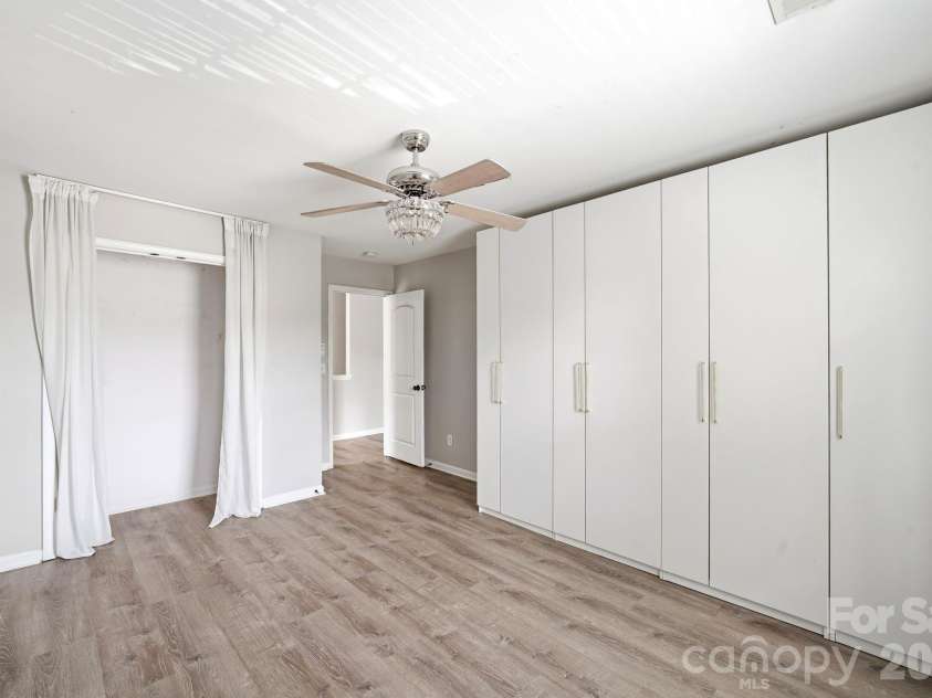 5011 Elementary View Drive, Charlotte, NC 28269.  MLS# CAR4407861, YatesRealty ID 40857. Bedroom 3