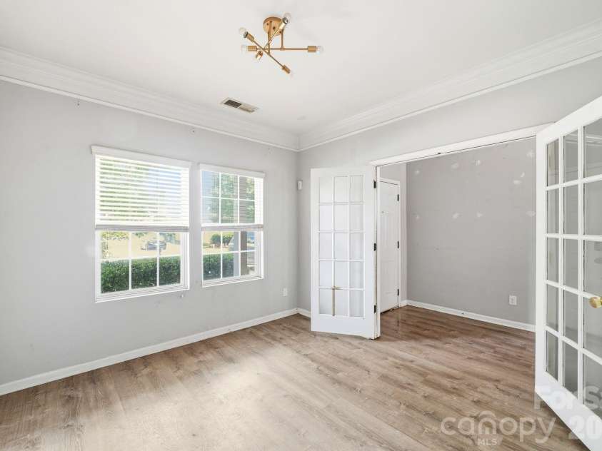 5011 Elementary View Drive, Charlotte, NC 28269.  MLS# CAR4407861, YatesRealty ID 40857. Office