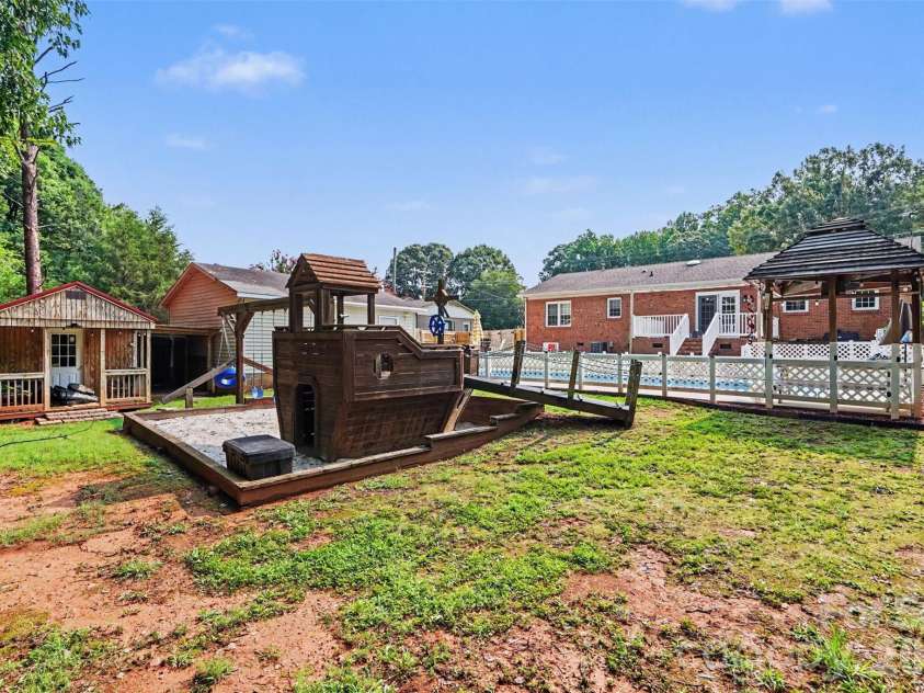 617 Lake Drive, Rockwell, NC 28138.  MLS# CAR4407293, YatesRealty ID 40859. 