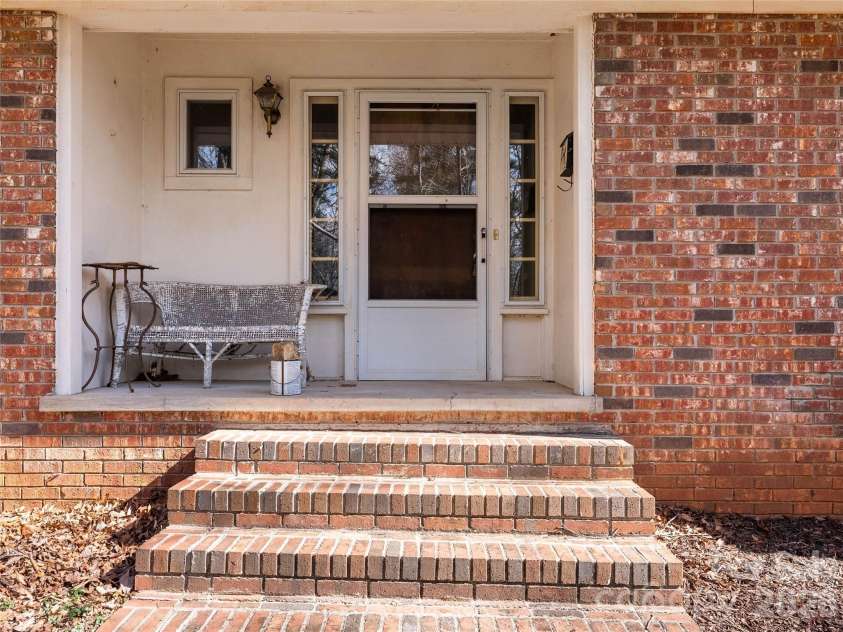 121 Hummingbird Lane, Columbus, NC 28722.  MLS# CAR4344447, YatesRealty ID 4086. 