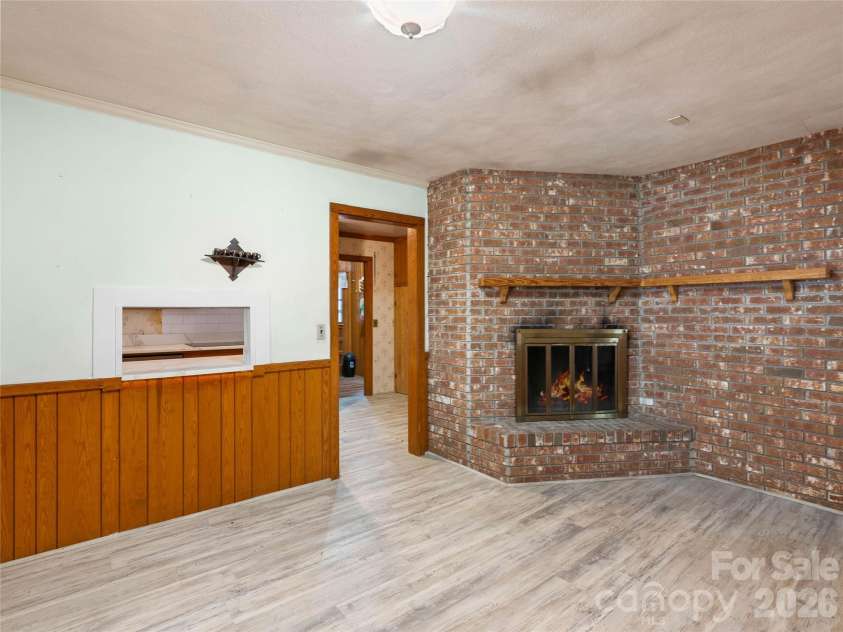 121 Hummingbird Lane, Columbus, NC 28722.  MLS# CAR4344447, YatesRealty ID 4086. 