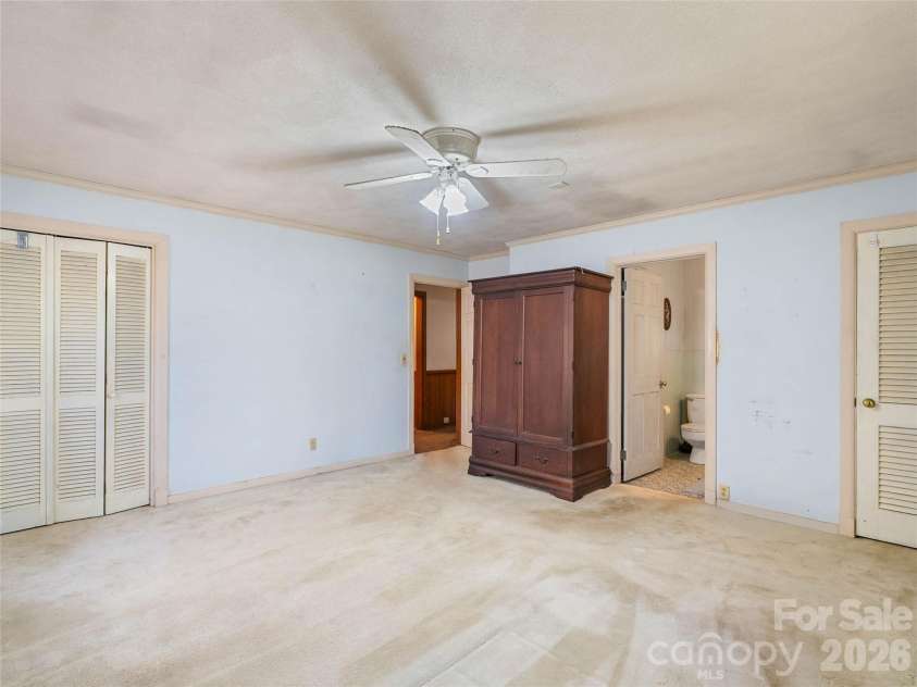 121 Hummingbird Lane, Columbus, NC 28722.  MLS# CAR4344447, YatesRealty ID 4086. 