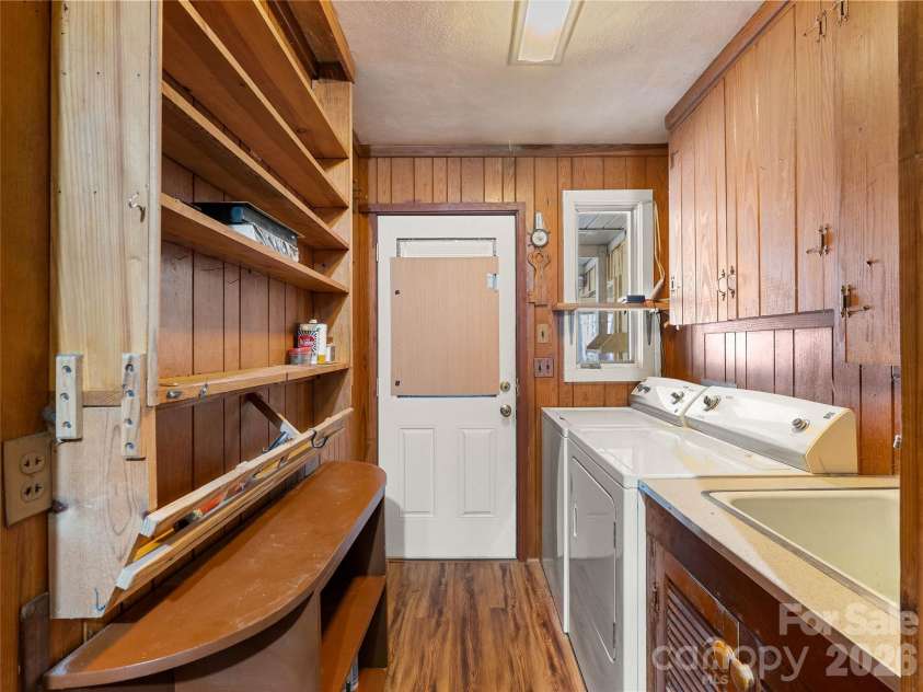 121 Hummingbird Lane, Columbus, NC 28722.  MLS# CAR4344447, YatesRealty ID 4086. 