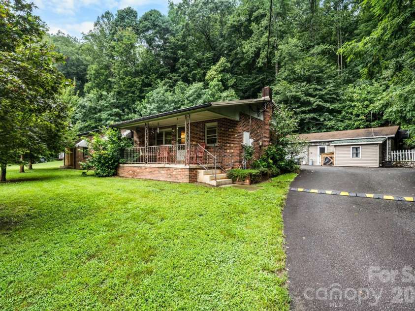 1755 F M Mclean Place, Lenoir, NC 28645.  MLS# CAR4408037, YatesRealty ID 40861. 