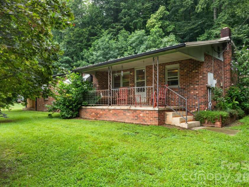 1755 F M Mclean Place, Lenoir, NC 28645.  MLS# CAR4408037, YatesRealty ID 40861. 