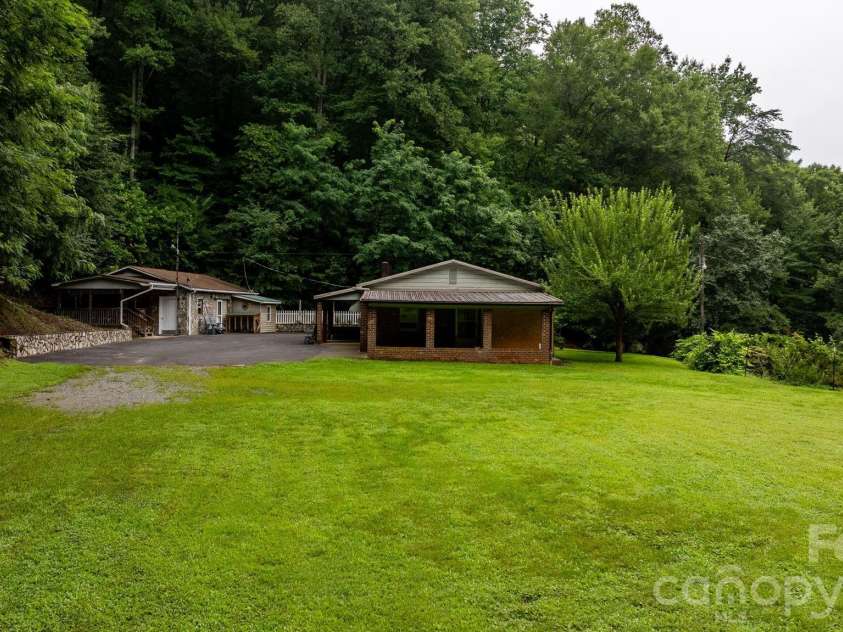 1755 F M Mclean Place, Lenoir, NC 28645.  MLS# CAR4408037, YatesRealty ID 40861. 