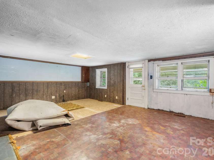 1755 F M Mclean Place, Lenoir, NC 28645.  MLS# CAR4408037, YatesRealty ID 40861. 