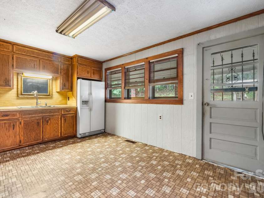 1755 F M Mclean Place, Lenoir, NC 28645.  MLS# CAR4408037, YatesRealty ID 40861. 