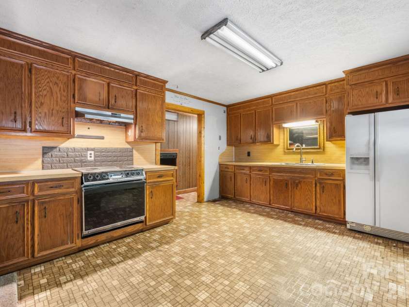1755 F M Mclean Place, Lenoir, NC 28645.  MLS# CAR4408037, YatesRealty ID 40861. 