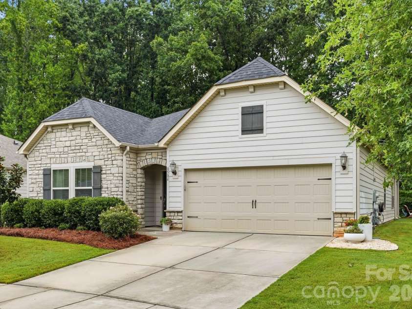 8504 Pennegrove Circle, Charlotte, NC 28214.  MLS# CAR4406514, YatesRealty ID 40862. 