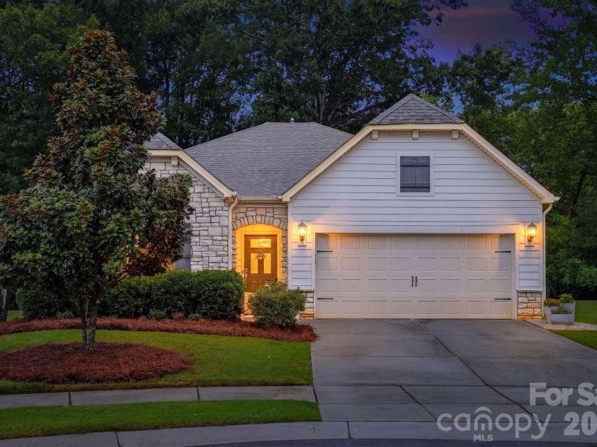 8504 Pennegrove Circle, Charlotte, NC 28214.  MLS# CAR4406514, YatesRealty ID 40862. 