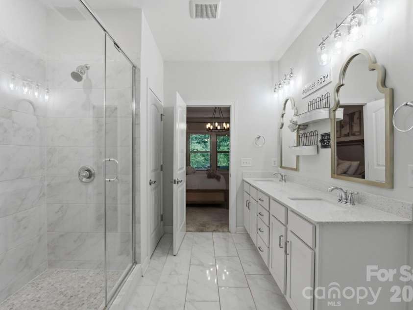 8504 Pennegrove Circle, Charlotte, NC 28214.  MLS# CAR4406514, YatesRealty ID 40862. Primary Bathroom