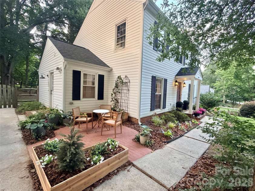 8929 Gamesford Drive, Charlotte, NC 28277.  MLS# CAR4409760, YatesRealty ID 40863. 