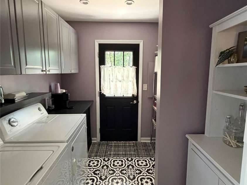 8929 Gamesford Drive, Charlotte, NC 28277.  MLS# CAR4409760, YatesRealty ID 40863. 