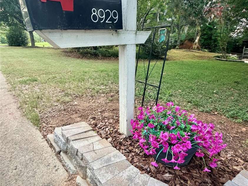 8929 Gamesford Drive, Charlotte, NC 28277.  MLS# CAR4409760, YatesRealty ID 40863. Welcome Home