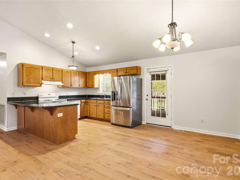 3892 Stoney Creek Drive, Lincolnton, NC 28092.  MLS# CAR4391090, YatesRealty ID 40864. 