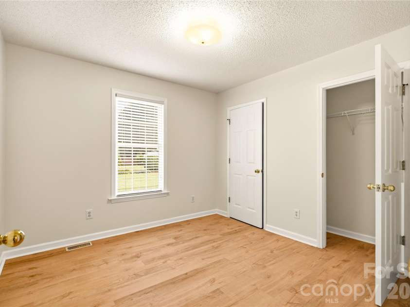 3892 Stoney Creek Drive, Lincolnton, NC 28092.  MLS# CAR4391090, YatesRealty ID 40864. 