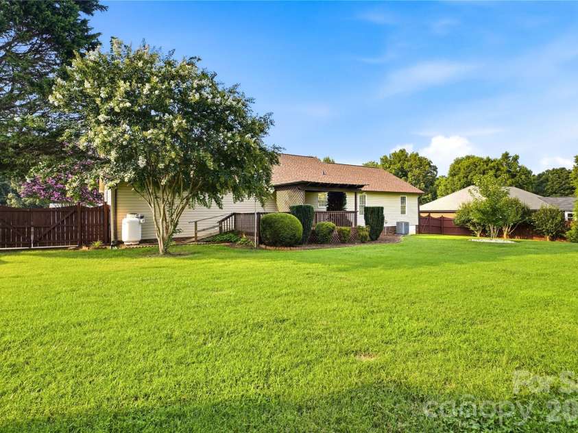 3892 Stoney Creek Drive, Lincolnton, NC 28092.  MLS# CAR4391090, YatesRealty ID 40864. 