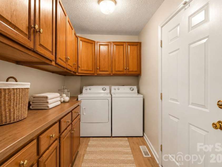 3892 Stoney Creek Drive, Lincolnton, NC 28092.  MLS# CAR4391090, YatesRealty ID 40864. Virtually staged