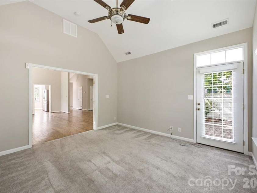5909 Fitzwilliams Lane, Charlotte, NC 28270.  MLS# CAR4405144, YatesRealty ID 40865. 