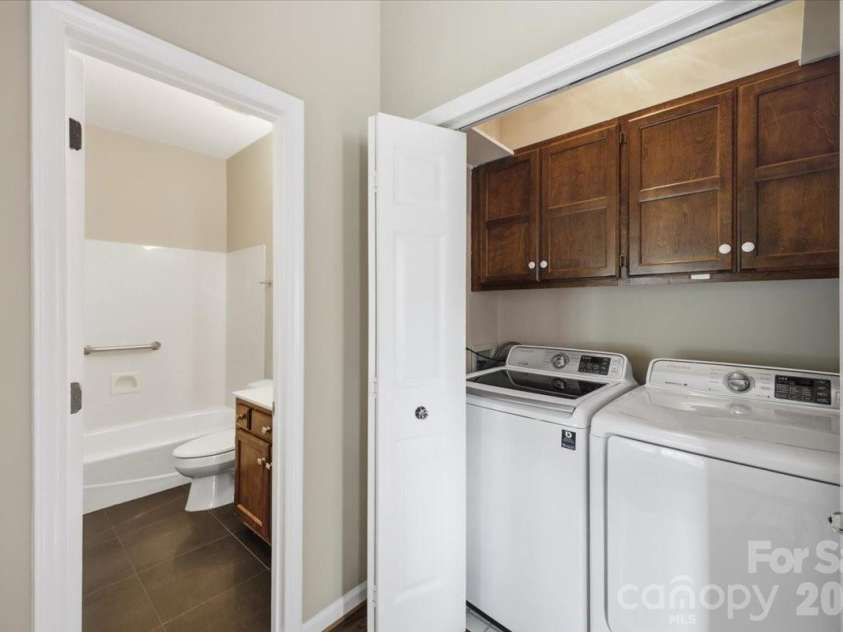 5909 Fitzwilliams Lane, Charlotte, NC 28270.  MLS# CAR4405144, YatesRealty ID 40865. 