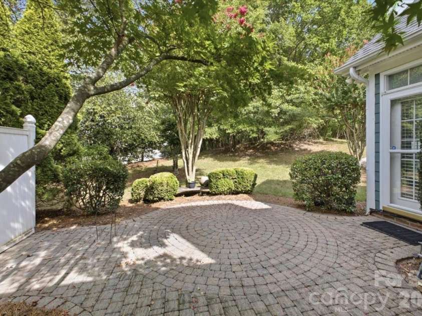 5909 Fitzwilliams Lane, Charlotte, NC 28270.  MLS# CAR4405144, YatesRealty ID 40865. 