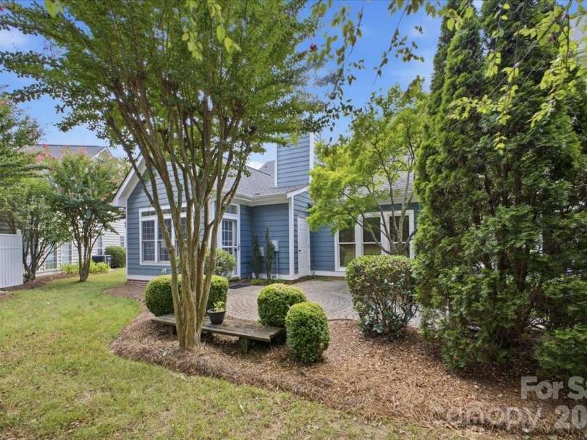 5909 Fitzwilliams Lane, Charlotte, NC 28270.  MLS# CAR4405144, YatesRealty ID 40865. 