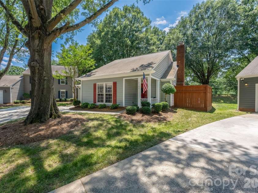 3104 Plum Arbor Way, Charlotte, NC 28209.  MLS# CAR4405963, YatesRealty ID 40866. 