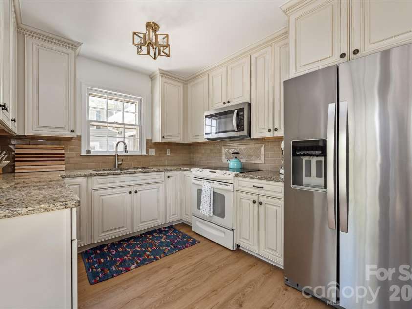 3104 Plum Arbor Way, Charlotte, NC 28209.  MLS# CAR4405963, YatesRealty ID 40866. 