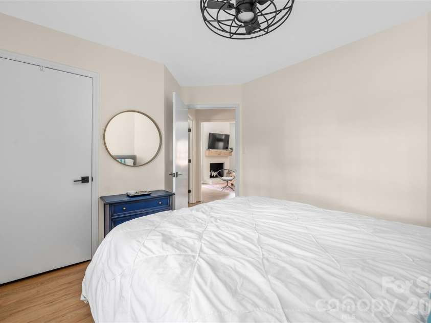 3104 Plum Arbor Way, Charlotte, NC 28209.  MLS# CAR4405963, YatesRealty ID 40866. 