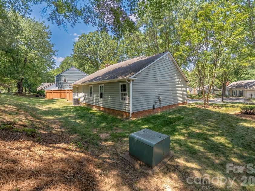 3104 Plum Arbor Way, Charlotte, NC 28209.  MLS# CAR4405963, YatesRealty ID 40866. 